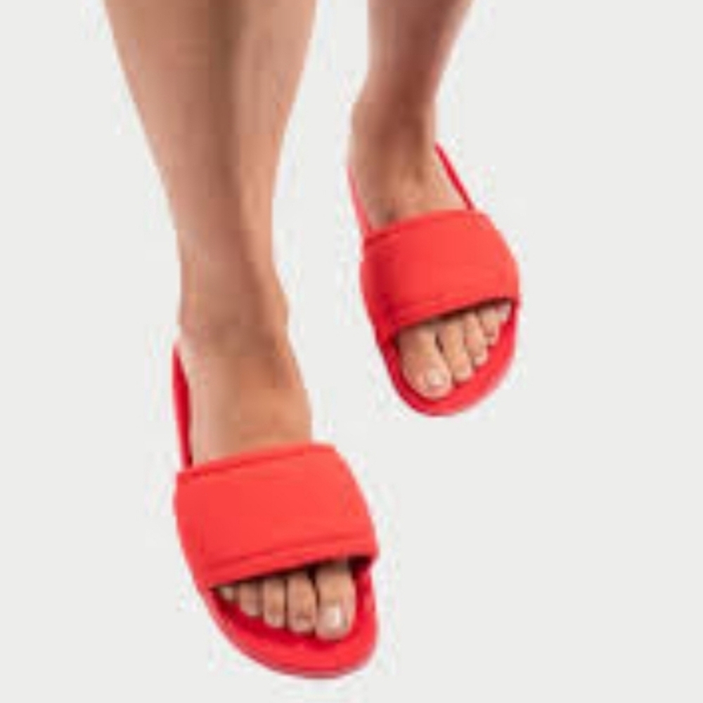 Bamabones Pilo Slide Sandals Red Size 7 / 8 Washable Comfort Streetwear NEW NWT - Picture 2 of 12
